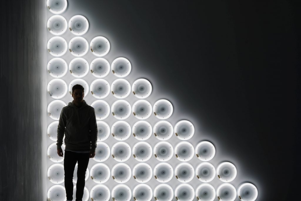Lampen op de achtergrond zorgen ook voor een leuk silhouet effect
