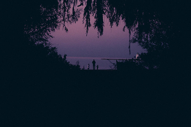 Silhouet met natuurlijke omkadering