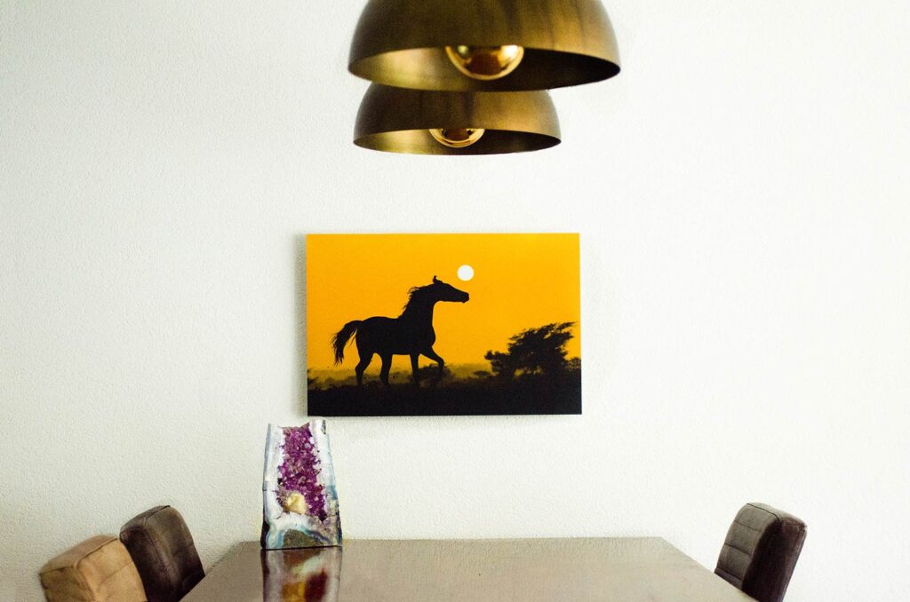 Xpozer aan de muur